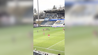 Could of let him play a bit longer @Lenny #football #fußball #funny...