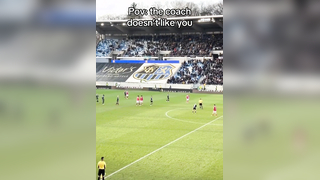 Could of let him play a bit longer @Lenny #football #fußball #funny...