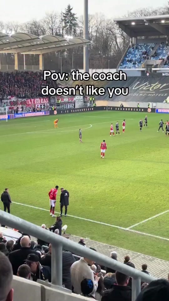 Could of let him play a bit longer @Lenny #football #fußball #funny...