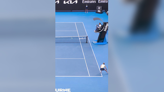 Tennis almost becomes a contact sport #AusOpen #Swiatek #Bouzkova @...