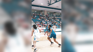 Kingston Flemings Throws Down a Poster in the First Quarter | Brennan High School (San Antonio)