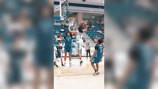 Kingston Flemings Throws Down a Poster in the First Quarter | Brennan High School (San Antonio)