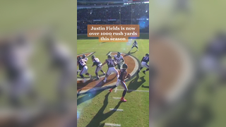 Justin Fields Does It Again | Chicago Bears Highlight