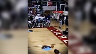 WHO SAID WOMEN CAN'T DUNK? {@canadabasketball Toby Fournier dunk vide...
