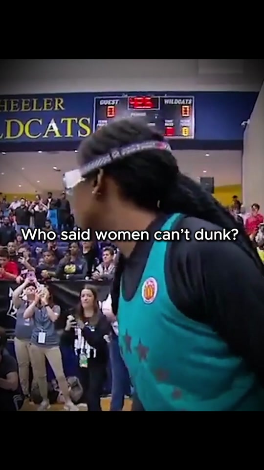 WHO SAID WOMEN CAN'T DUNK? {@canadabasketball Toby Fournier dunk vide...