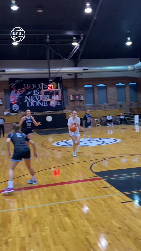 Toby Fournier is MORE than just a dunker! @nikeeyb #strictlybball