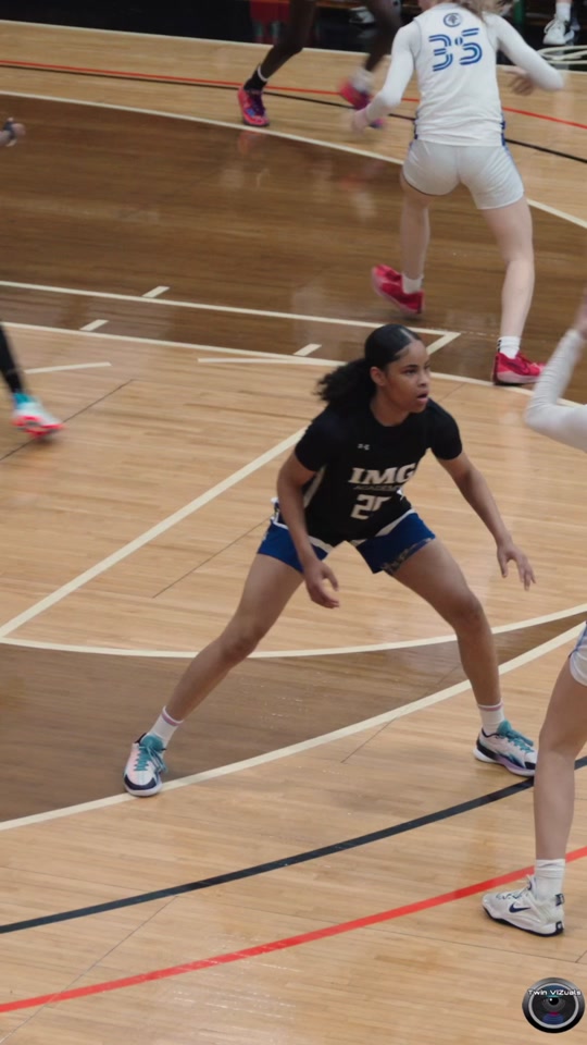 Agot Makeer just outscored IMG in the first half Makeer had 29 poi...