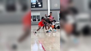 Jordan Smith’s elite two-way game was on FULL display in EYBL Session...