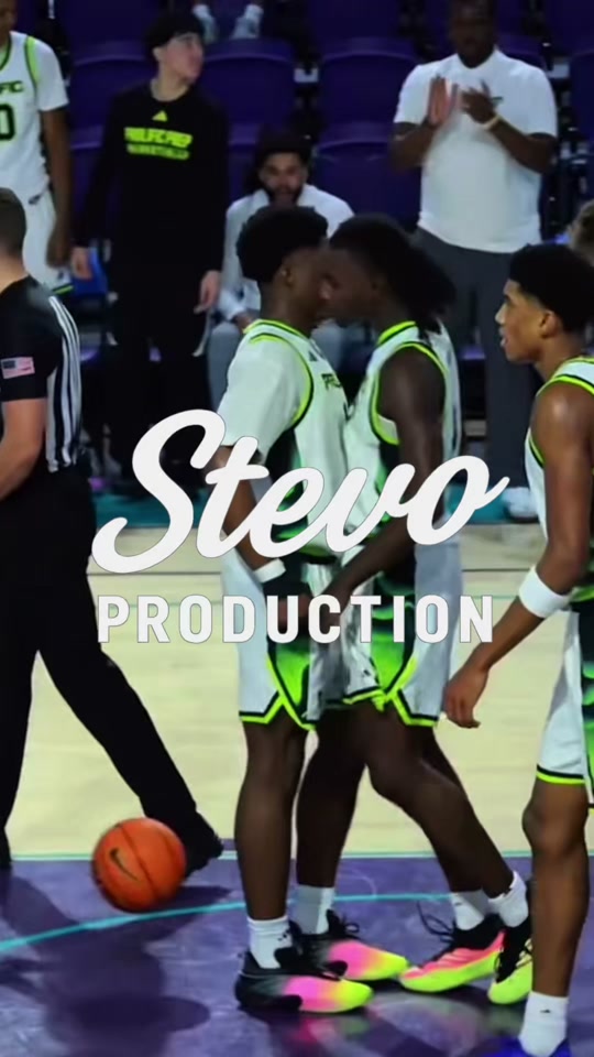 Caleb Holt is a PURE BUCKET GETTER for Proflic Prep 🪣 #basketball #...